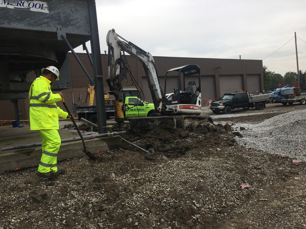 Slurry wall construction by MUDTeCH in progress.